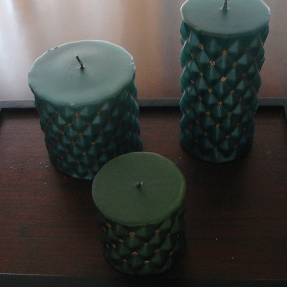 Set of three holiday candles - Picture 2 of 3